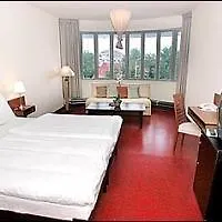 Elegant Hotell 4*